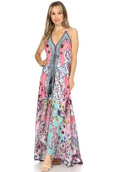 Striking and dazzling maxi halter dress with embellishment and precious rock like tassels. Long Dress Beach, Beachwear Outfits, Beach Dresses For Women, Casual Embroidery, Maxi Halter Dress, Cute Beach Outfits, Metallic Dresses, Kaftan Dresses, Embroidery Skirt