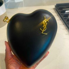 Black Nd Gold Ysl Clutch & Crossbody Excellent Condition Ysl Vintage, Ysl Clutch, Saint Laurent Bags, Yves Saint Laurent Bags, Vintage Bag, Body Color, Beautiful Heart, Body Colour, Vintage Bags