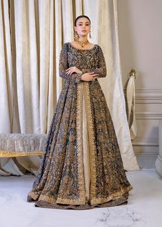 Blue Pakistani Bridal Dress, Pakistani Gowns, Pakistani Bridal Dress, Makeup Tip, Desi Wedding Dresses, Asian Bridal Dresses, Latest Bridal Dresses, Bridal Dresses Pakistan, Pakistani Wedding Outfits