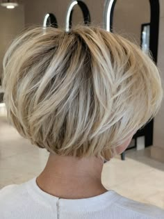 Modern Long Hairstyles, Lob Hairstyles, Kort Bob, Κούρεμα Bob, Women In Their 40s, Stacked Bob, Hairstyles For Fine Hair, Bob Haircut For Fine Hair