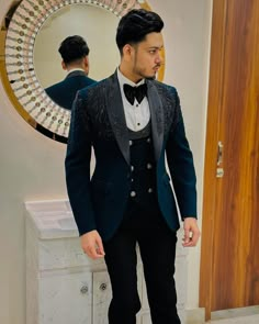 Suits Groom Wedding, New Wedding Suits For Men, Coat Pant Hand Work Men, Hand Work Coat Pant For Men, Suits Men Hand Work, Mens Designer Suits Wedding, Mens Suit Design, Designer Groom Suits, Wedding Men Outfit Groom Suits