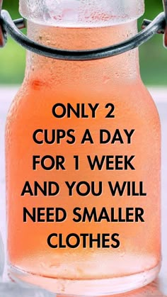 Savor the taste of success withthese trendy weight loss elixirs! Fedtforbrændende Mad, Flatter Tummy, Flatter Stomach, Detox Drinks Recipes, Belly Fat Drinks, Belly Fat Burner Drink, Natural Drinks, Fat Loss Drinks, Diet Drinks