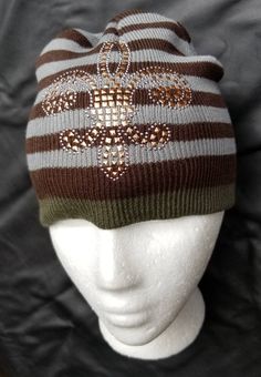 Awesome kids beanies! 5 different kids striped beanies, each have rhinestone and studded Fleur de Lis on them. Knit beanies in kids size multicolored stripes, SuperSoft acrylic/cotton blend. Please choose your color at checkout Thanks, Enjoy! **please note these are LITTLE KID BEANIES #goodvibes #bestoftheday #picoftheday #instadaily #instagood #love #bestfriend #best #ski #snow #winter #style #fashion #lifestyle #picoftheday #fall #beautiful #streetstyle #street #instagood #instadaily #best #bi Swag Hats, Our Father Who Art In Heaven, Funky Hats, Bling Design, Ski Hat, Kids Beanies, Striped Beanies, Street Fashion Men Streetwear, Punk Rocker