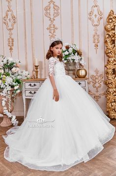 White Ballgown, Black Flower Girl Dress, Red Flower Girl, Champagne Flower Girl, Flower Girl Dresses Champagne, Red Flower Girl Dresses, Blush Flower Girl Dresses, Flower Girl Dresses Blue, Pink Flower Girl Dresses