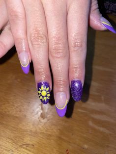 #nails #tanglednails #nailinspo #disney #disneynails Tangled Inspired Nails Simple, Tangled Theme Nails, Tangled Rapunzel Acrylic Nails