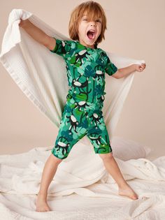 Your little dreamer will love snuggling up in our handsome short-sleeve pajama set featuring prints hand-drawn by Tea's San Francisco artists. Crafted of 100% soft cotton rib--brushed inside for extra softness--that will keep your sleepy sweetie pie super cozy but not too toasty. Sweetie Pie, Sleepwear & Loungewear, Tea Collection, Slim Waist, Above Knee, Crew Neckline, Pajama Set, The Dreamers, Knee Length