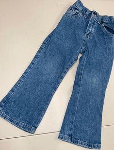 "Toddler girl elastic waist vintage jeans - labeled sz 4T true vintage runs small / length (top of waist to bottom leg) 23\" / elastic waist 8 1/2\"-10\" comfortably/ shows wear cozy & comfy (12)" Vintage Toddler, Toddler Jeans, Jean Vintage, Vintage Kids, Wide Jeans, Lee Jeans, Girls Jeans, Vintage Jeans, Toddler Girls