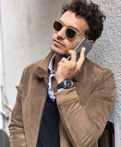 Jude Law Style, David Beckham Style, Academia Aesthetic Outfit, Beckham Style, Mens Smart Casual Outfits, Men Stuff, Mens Fashion Blazer, Expensive Clothes, Leather Outerwear