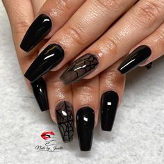 Gothic Nails Acrylic, Gothic Nail Designs, Halloween Nail Design, Nail Halloween, Halloween Nail Art Ideas, Band Nails