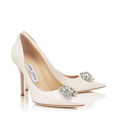 Diamond High Heels, Heels Winter, Ivory Bridal Shoes, Ivory Pumps, Jimmy Choo Bridal, Half Shoes, Ivory Shoes, Heels Aesthetic, Pointy Toe Shoes