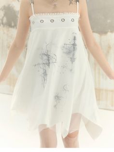 This dress can be used as either a slip dress or a skirt.  This price includes a dress only, others are not included.   	 		 			Size 			S 			M 		 		 			Full Length 			80 			82 		 		 			Waist 			78 			82 White Punk, Steampunk Fashion Male, Gothic Skirts, Overall Skirt, Half Skirt, Black High Waist, Handkerchief Hem, Knit Sleeve, Outfits With Hats