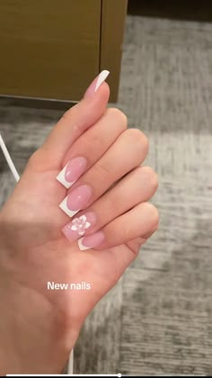 Cute Spring Nails Square, White French Tip Square, Elegant Simple Nails, Blue Water Nails, Nails Acrylic Flower, Quinceanera Nails, Spring Break Nails, Water Nails, Nails Coffin Short