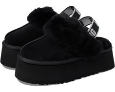 UGG Funkette Ugg Funkette, Slippers Ugg, Slingback Mules, Black Slippers, Fashion Slippers, Ugg Slippers, Black Shoes Women, Platform Slippers, Aesthetic Shoes