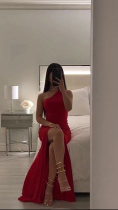 Costum Elegant, Classy Prom Dresses, Cute Prom Dresses, Pretty Prom Dresses, Prom Outfits, Baggy Pants, Glam Dresses, Red Prom Dress, Classy Dress