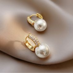 Boucles d'oreilles Hooply Pearl pour les femmes qui n'ont pas peur de l'attention


 style: boucles d'oreilles créoles de perles


 Taille (Longueur * Largeur): 37mm * 26mm


 Forme \ motif : rond


 Type de perle : Perle simulée


 Type de métaux : alliage de zinc


 Matériel: PERLE Long Pearl Earrings, Korean Jewelry, White Pearl Earring, Faux Pearl Earrings, Alloy Earrings, Statement Drop Earrings, Pearl Hoop Earrings, Big Earrings, Pearl Stud Earrings