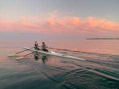 Crew Aesthetic Rowing, Rowing Aesthetic, Rowing Photography, Crew Aesthetic, Rowing Sport, Row The Boat, Rowing Team, Rowing Crew, Row Row Row Your Boat