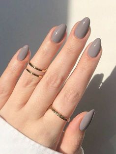 Nail Grey Color, Grey Color Nails, Short Fake Nail Ideas, Cute Grey Nails, Nail Ideas Grey, Nails Nude Ideas, Manicure Color Ideas, Short Grey Nails, Plain Nail Colors