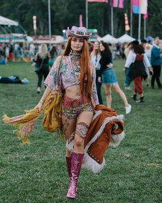 bohemian Woodstock Fashion, Festival Fits, Festival Mode, Festival 2024, Look Festival, Fest Outfits, Mode Hippie, Bohemian Inspiration, Boho Outfit