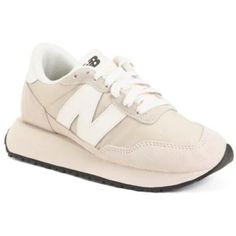 New Balance 237, Balance Lifestyle, Womens New Balance, Casual Sneakers Women, Women Sneakers, Vintage Vibe, Running Sneakers, Suede Shoes, Lace Closure