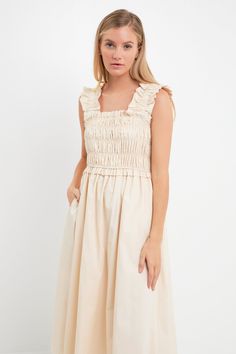 ¡Sé la reina del baile con el vestido midi con tirantes y volantes! Este encantador vestido de verano presenta tirantes con volantes y un corpiño fruncido para una silueta femenina y favorecedora. La falda de largo midi está forrada, lo que añade elegancia y comodidad adicionales. Muestra tu figura mientras te mantienes fresco: perfecto para los divertidos días de verano. Se recomienda lavar cuidadosamente a mano con agua fría para este artículo. ¡Salga con estilo con nuestro clásico y único vestido midi con tirantes con volantes en los hombros!



 Tirantes con volantes

 Forrado

 Corpiño fruncido

 Lavado de manos en frio

 No usa blanqueador

 No secar en secadora

 Plancha baja

 Exterior: 100% algodón

 Forro: 80% Poliéster 20% Algodón

 Exclusivo de elástico









 JJ878D Strapless Bodycon Dress, English Factory, Comfort Show, Midi Length Skirts, Tweed Dress, Leather Dresses, Lace White Dress, Fun Summer, Plus Dresses