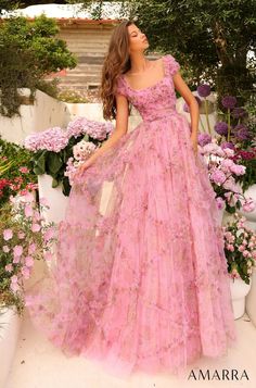 Turn your prom evening into a wondrous fairy tale with our gorgeous long flowery tulle dress with a sabrina neckline Floral Ballgown, Sabrina Neckline, Cap Sleeve Prom Dress, Backless Gown, Prom Dress Inspo, Prom Dress Ideas, Long Evening Gowns, Prom Dress Inspiration, Pretty Prom Dresses