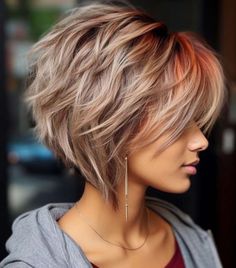 Hairstyles Layered Bob, Bold Blonde Hair Color Ideas, Pixie Hairstyles Medium Length, Short Hairstyle Women Inverted Bob, Babylights On Short Hair, Hot Mom Haircut, Short And Sassy Hair, Razor Cut Bob, Shaggy Bob Hairstyles