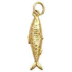 This is a 9 karat gold vintage fish charm pendant. The fish charm is beautifully detailed and has nice engravings with scales and fins on the body. Charms are great to collect as wearable memories, it has a symbolic and often a sentimental value. This vintage charm can be added to your necklace, charm bracelet or layered with your other favorites. The charm is in good condition and of good quality. It measures 2.8 centimeters in length including bail and 0.7 centimeters wide. The weight of the f Gab Bois, Fish Pendant Gold, Vintage Trinkets, Engraving Jewelry, Pisces Fish, Zodiac Pisces, Fish Pendant Necklace, Fish Jewelry, Fish Necklace