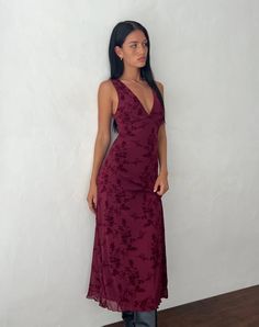 Botanical Flower Maroon Midi Dress | Gabriela – motelrocks-com-us Deep V Maxi Dress, Evening Dress Long, Look Short, Women Long Dresses, Wedding Guest Dresses, Dress Inspo, Evening Dresses Long, Club Dresses, Look Cool