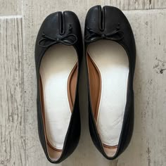 Only Worn A Handful Of Times Because They Are Too Small. Perfect Condition. Maison Margiela Ballet Flats, Tabis Margiela, Margiela Tabi Ballet Flats, Maison Margiela Tabi Ballet, Tabi Ballet Flats, Tabi Flats, Dollar Dress, Maison Martin Margiela Shoes, Cute Footwear