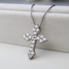 A T T R I B U T E S Vintage ∙ Estate Jewelry ∙ Italian ∙ Gorgeous Design ∙ Hallmarked ∙  D E T A I L S ~ Vintage Cross Necklace ~ Solid 18K White Gold ~ 22 Diamonds ~ Hallmarked "HOF" ~ Gold Stamped 750 for 18K ~ Made in Italy ~ Gorgeous wheat chain ~ Chain Length: 18" ~ Pendant Length: 0.8"  ~ Pendant Width: 0.69" ~ Total Necklace Weight: 4.4g P E R K S ~ Velvet jewelry travel pouch and gift box included ~ Shipping, insurance and signature confirmation included ❤️ IS ∙ T H I S ∙ A ∙ G I F T ? ❤️ All items are elegantly packaged like gifts - whether they're for you or someone else to enjoy :) Let us know if you want us to add some special touches when we package your item Y O U ∙ S H O U L D ∙ K N O W ~ * All pieces are hand selected from private collections in Los Angeles, California * Al Vintage Cross Necklace, Estate Diamond Jewelry, Jewelry Travel, Velvet Jewelry, Gold Cross, Travel Jewelry, Travel Pouch, Jewelry Inspo, Gorgeous Design