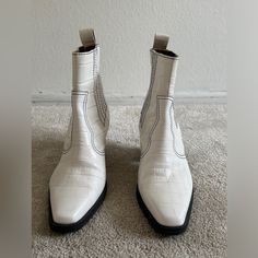 White Western Ganni Boots - Size 40 Small Scuffs On Back Heel - Otherwise Great Condition Ganni Cowboy Boots Outfit, Ganni Western Boots Outfit, Ganni Country Boots Outfit, Ganni Lug Sole Boots, Ganni Western Boots, Bootie Boots, White And Black, Ankle Boots, Women Shoes