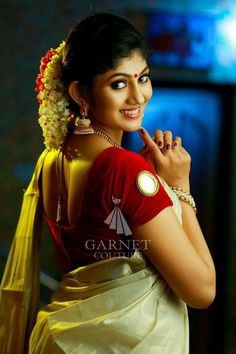 Drishya Raghunath, भारतीय दुल्हन संबंधी, Bride Photos Poses, Indian Wedding Couple Photography, Kerala Saree, Bride Photography Poses, Bride Photoshoot, Bride Photos