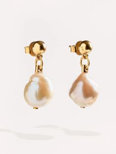 Bilda Dangle Baroque Pearls - Anniversary Giftbaroque pearlsLunai Jewelry Dainty Wedding, Dainty Studs, Threader Earrings, Pearl Studs, Pearl Drop Earrings, Baroque Pearls, Pearl Drop, Wedding Earrings, Special Moments