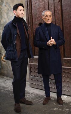 Barbour Street Style, Navy Brown Outfit, Mens Casual Outfits Winter, Noboru Kakuta, Navy And Brown Outfit, Pitti Uomo Street Style, Italian Fashion Street, The Sartorialist, Brown I