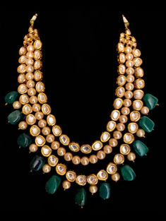 Trinity Multi-layered Necklace With Emeralds & Kundan - bAnuDesigns Kundan Jewellery Necklaces, Statment Necklace, Kundan Jewellery Set, Choker Necklace Designs, Sabyasachi Jewellery, Multi Layer Necklace, Handmade Beaded Necklaces, Diamond Jewelry Designs, Jewelry Design Earrings