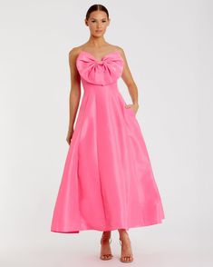 Strapless Ballgown with Bow Detail Wedding Outfit Ideas, Taffeta Fabric, Mac Duggal Dresses, Rose Bonbon, Timeless Dress, 50s Style, Bow Detail Dress, Bow Dress, Mac Duggal