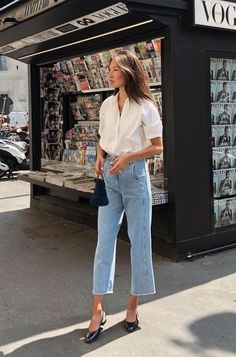 Paris Fashion Street Style Summer, Sophisticated European Style, Analog Coast Outfits, Summer Outfit Relaxed, Women In Ministry Outfits, Effortless European Style, Classy Smart Casual Outfits, Minimal Classy Style, Parisian Style Summer Dresses