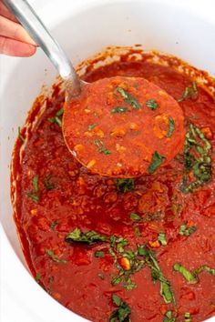 Save this Easy Homemade Slow Cooker Tomato Sauce Recipe! Thick and Rich Slow Cooker Tomato Sauce simmered low and slow for 8 hours! Slow Cooker Tomato Sauce, Recipe Sauce, Salsa Guacamole, Berry Compote, Recipe Cover, Tomato Sauce Recipe, Make Ahead Meals, Easy Slow Cooker, Caramel Sauce