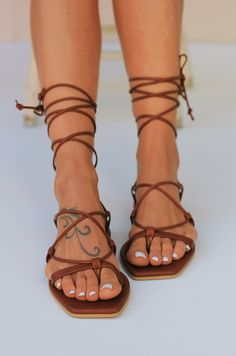 Brown gladiator sandals AGORA handmade to order. ♦Free Shipping via DHL Express worldwide♦ --Please do not forget to include a phone number at checkout-- Our leather sandals Agora are made from genuine leather, in our workshop in Athens. Handmade with lots of love AGORA sandals will be worn every day of summer as they are super comfy and available in many colors for matching with all your outfits! Deatails: -leather sandals -soft leather insole with an extra soft part down of the heel -leather c Greek Sandals Women, Ancient Greek Outfit, Rwby Outfits, 70s Sandals, Goddess Sandals, Womens Leather Sandals, Sandals Aesthetic, Brown Gladiator Sandals, Sandals Gladiator