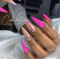 Bahamas Freeport, Simple Stiletto Nails, Metallic Nails Design, Stilleto Nails Designs, Nail Polish Design, Confetti Nails, Acrylic Nail Set, Sassy Nails, Polish Design