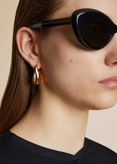 The Small Olivia Hoop Earrings in Gold– KHAITE