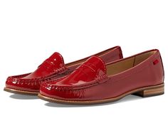 Marc Joseph New York East Village - Women's Shoes : Red Patent : Stay chic in the must-have MARC JOSEPH NEW YORK East Village loafer. An essential to your everyday wardrobe styling! Designed in NYC and handcrafted by skilled artisans in Brazil. Gel heel insert, densely padded footbed, and blunt arch support for optimized comfort. Genuine patent calf leather upper. Handcrafted with our signature traditional moccasin hand-stitch. Durable and flexible rubber sole for walking traction superior comfo Red Loafers Women, Work Outfits With Flats, Outfits With Flats, Red Loafers, Womens Red Shoes, Loafers Women, Wardrobe Styling, Flats For Women, Hand Stitch