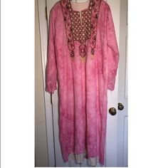 Brand New Muslim Dubai Abaya Traditional Pink Long Sleeve Abaya, Traditional Long Sleeve Pink Abaya, Summer Long Sleeve Pink Abaya, Festive Long Pink Abaya, Pink Tunic For Eid, Festive Pink Long Sleeve Abaya, Festive Long Pink Thobe, Pink Long Sleeve Kaftan For Eid, Pink Bohemian Long Thobe