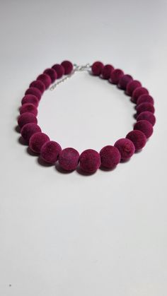 Velvet-like elegant necklace Elegant Red Faceted Necklace, Red Hand-strung Oval Beaded Necklaces, Red Ruby Beaded Necklace With Faceted Details, Red Velvet Choker, Velvet Choker Necklaces, Elegant Necklace, Elegant Necklaces, Beaded Necklaces, Chain Styles