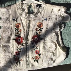 Worn Twice Embroidered Top, Design Patterns, Forever 21 Tops, Boho Outfits, Sewing Projects, Pattern Design, Love It, Top Brands, Womens Tops