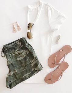 Summer Outfits Casual, Cool Summer Outfits, Camo Shorts, Summer Outfit Inspiration, Cute Summer Outfits, Mom Outfits, Casual Summer Outfits, My Dream Closet