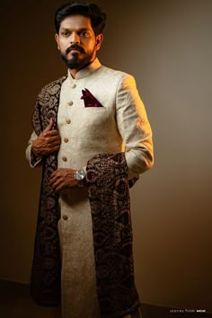 Top Outfit Ideas for South Indian Grooms Indian Groom Poses, Wedding Groom Poses, Poses For Groom, Groom Haldi, Groom Shoot, Hindu Wedding Photos