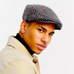 Like New Never Used Asos Newsboy Cap. Tweed Cap With Paisley Satin Like Interior Lining. One Size Perfect Condition And Perfect For The Fall Season. Casual Tweed Hat With Curved Brim, Casual Winter Hat With Herringbone Pattern, Casual Brimmed Hat With Herringbone Pattern, Casual Tweed Hats For Fall, Multicolor Flat Cap Baseball Cap Casual Style, Casual Plaid Flat Cap, Multicolor Flat Cap For Fall, Tweed Cap, Newsboy Cap