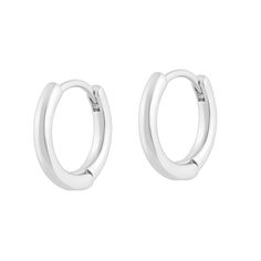 Tiny by size, but never by style! The Tiny Hoops stay true to their name; the perfect small hoops for everyday. 14k Gold or Sterling Silver Plated 0.55"