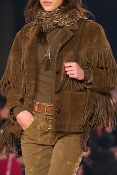 Isabel Marant Style, Suede Jacket Outfit, Suede Outfit, Look Boho Chic, Fall Winter Trends, Western Chic